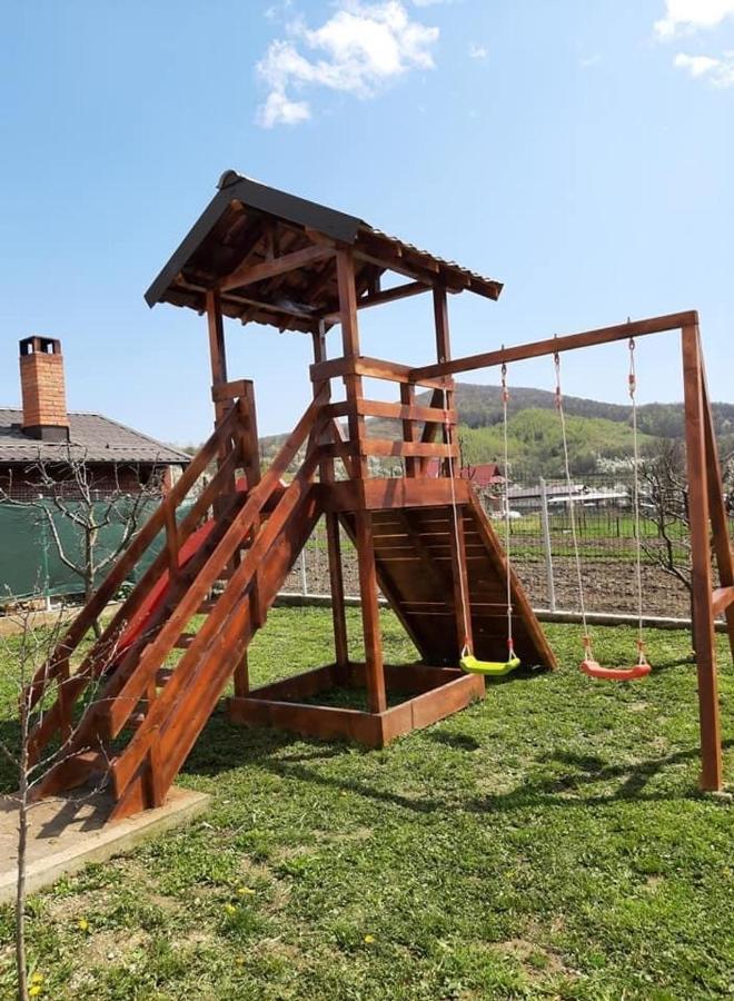 Casa Dumitru Ξενοδοχείο Ceraşul Εξωτερικό φωτογραφία